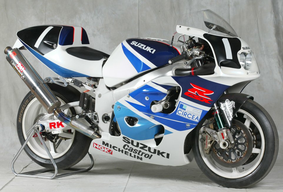 1998 GSX-R750 race bike